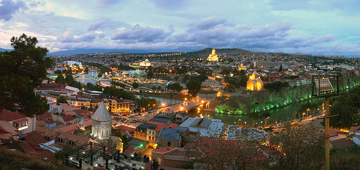 700px-Tbilisi_sunset-6
