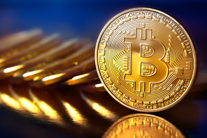 Как перевести биткоины на карту