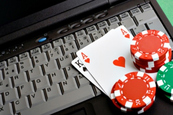 Насколько безопасно играть Azart Play Casino?