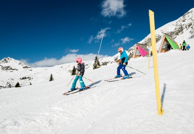 Прокат лыж и сноубордов в Роза Хутор