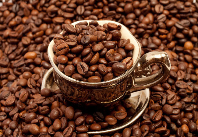 Покупка и польза свежеобжаренного кофе в зернах: ассортимент на любой вкус