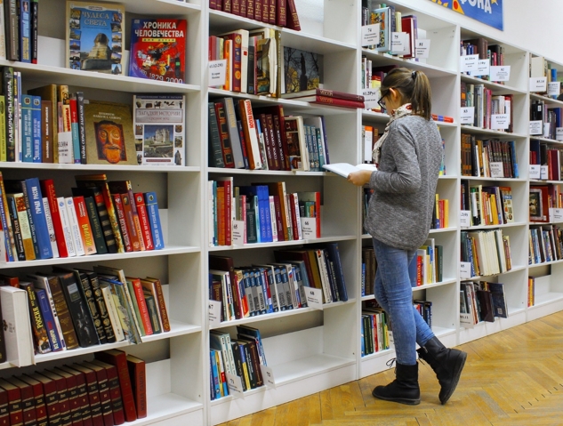 Зона хранения в НУШ: стеллажи, стенки, тумбы и шкафы для класса начальной школы